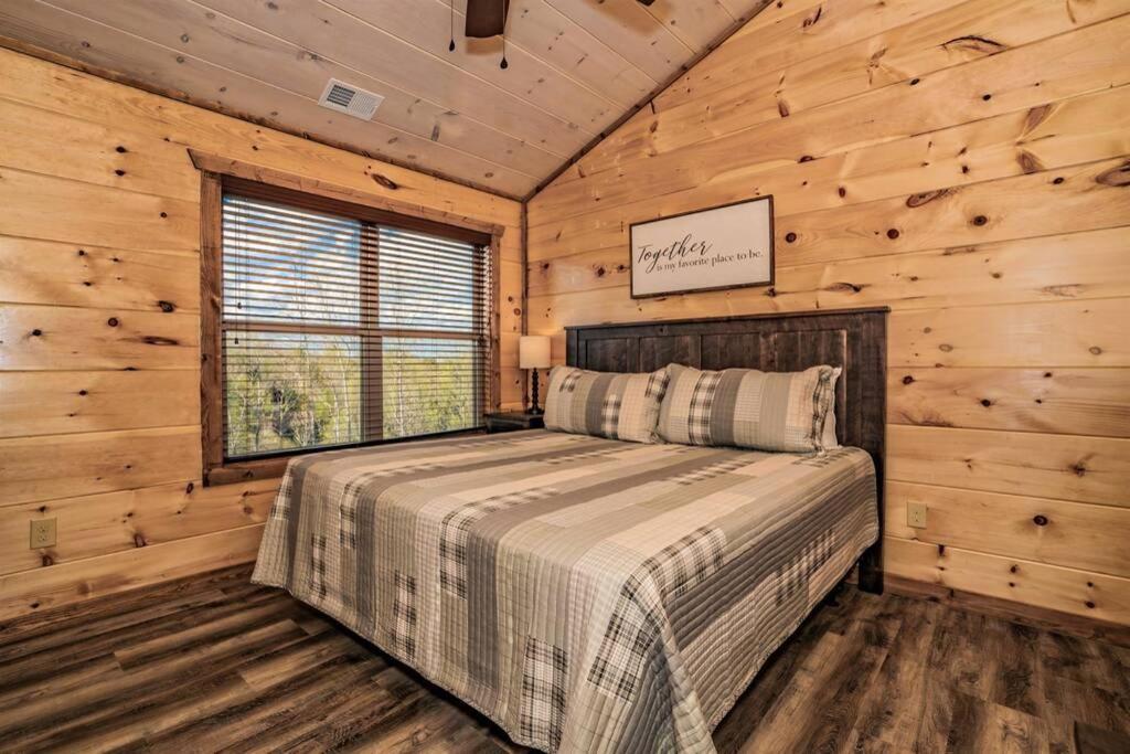 Shelter Me - 5 Miles To Dollywood , Hot Tub, Wi-Fi, Game Room Pigeon Forge Exterior foto